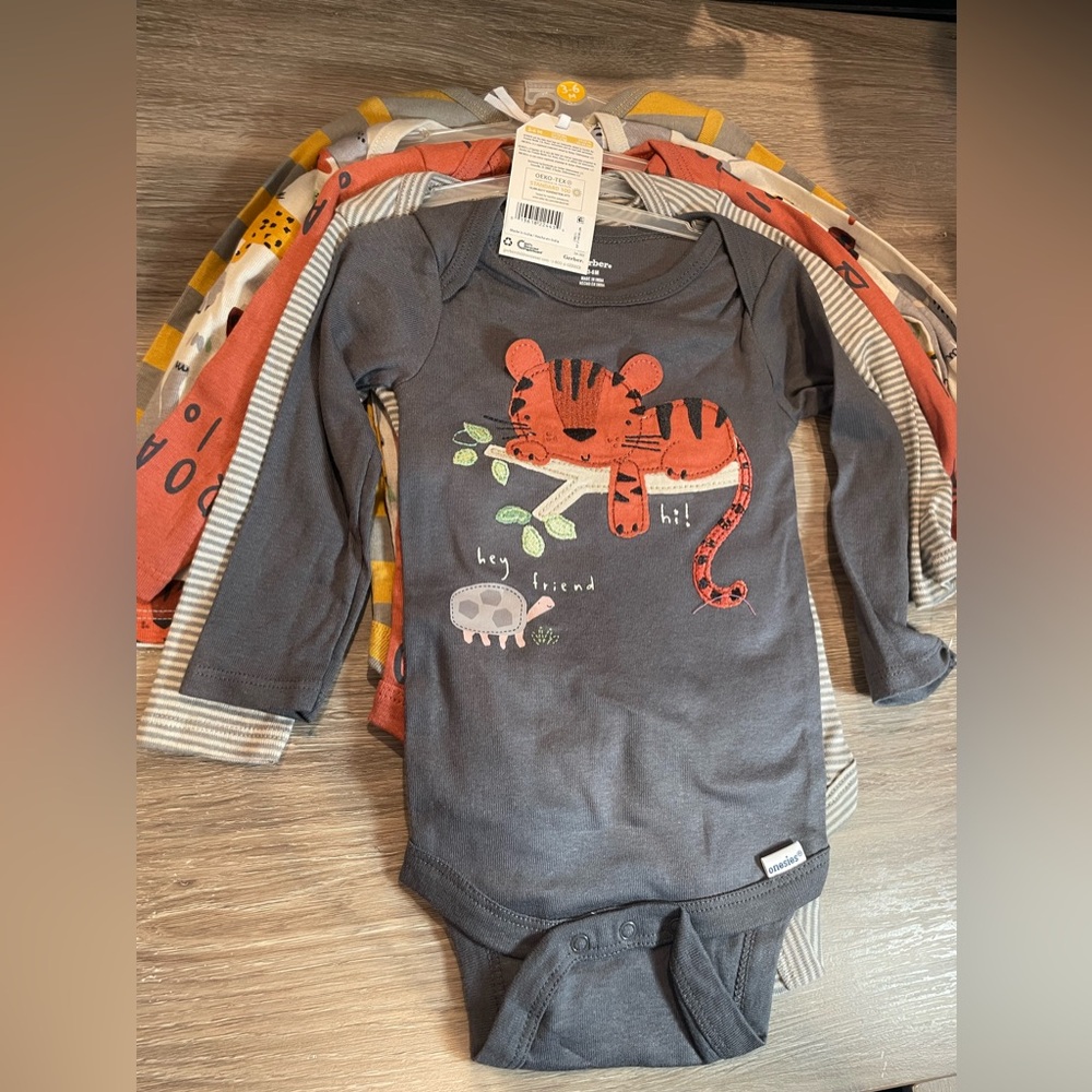 New 3-6mo- Gerber-5, long sleeve onesies